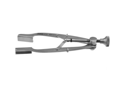Stevenson lacrimal sac retractor, 3 1/4'',5.0mm deep x 13.5mm wide, solid, serrated-edge blades, 20.0mm blade spread