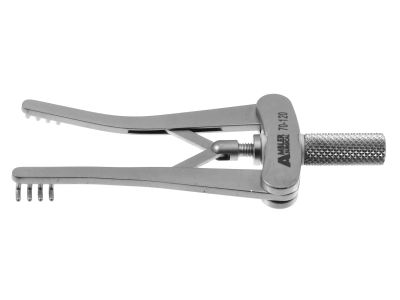 Alm retractor, 2 3/4'',straight, 4x4 blunt prongs, 2''wide, thumb-screw tension